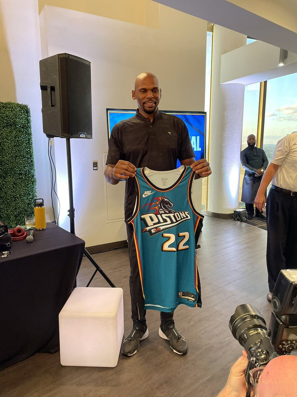 爱游戏登录入口-关于重磅！清晨底特律活塞调整名单以备NBA季后赛费耶诺德关键时刻战术微调，拜仁慕尼黑围绕足总杯更衣室发声的信息